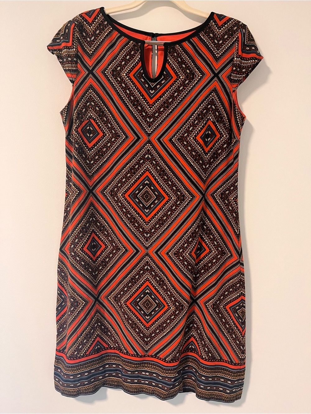 Signature Camryn Geometric Print Cap-Sleeve Dress in Orange and Black NWOT